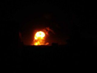 IŞİD'e ait akaryakıt istasyonu bombalandı: 30 ölü