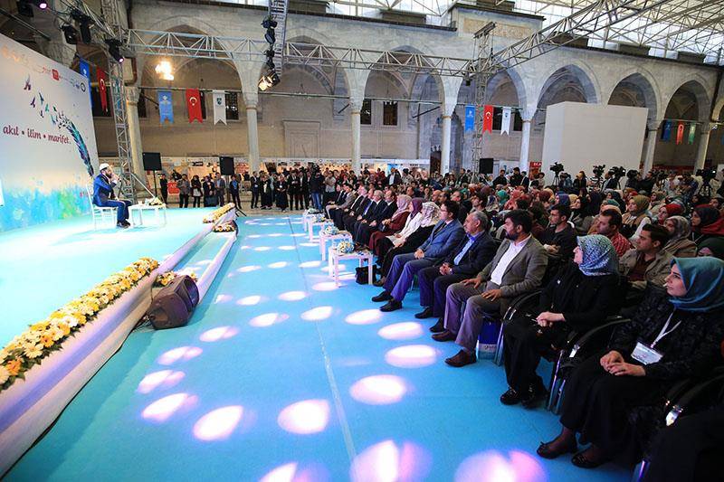 Diyanet İşleri Başkanı Görmez, IV. Kocatepe Gençlik Fuarı’nın açılışını yaptı