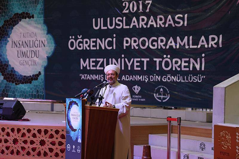 Diyanet İşleri Başkanı Görmez, Konya'da Uluslararası İlahiyat ve Uluslararası İmam Hatip Lisesi mezuniyet törenine katıldı